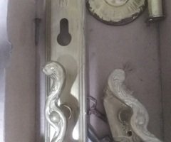 أكر أبواب غرف نوم مستعملة