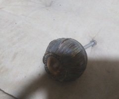 يد باب شقة مستعملة للبيع