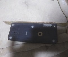 كالون مستعمل لباب غرفة نوم