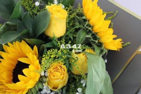 Fresh, Beautiful Flower Bouquets Delivered with Love by Aroma Flowers